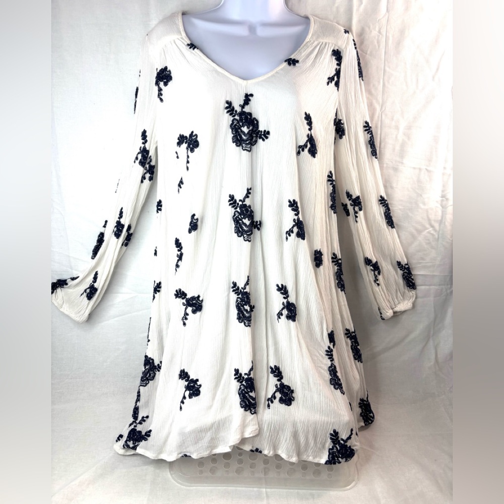 Free People S Boho White Lined Tunic Top with Navy Floral Embroidery - Picture 12 of 12